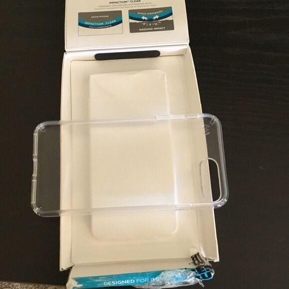 Speck Presidio Clear iPhone 7+ Case (G) - Picture 2 of 5